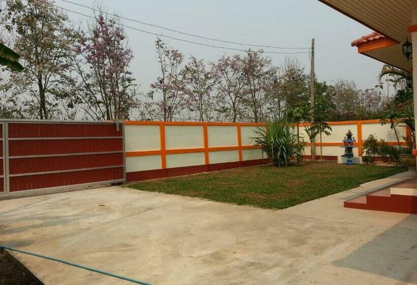 Номер Deluxe с Балконом, Janson S House Next To Singha Park Chiang Rai