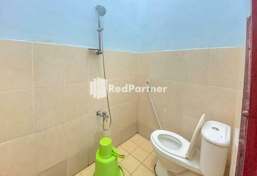 디럭스 룸, Homestay Tirtasari Pinrang City Center Mitra Reddoorz