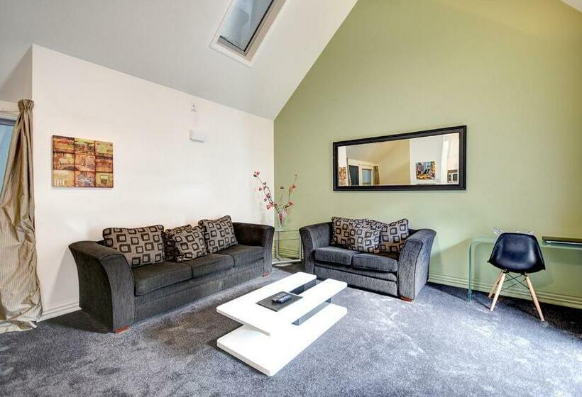 2 베드룸 인테리어 아파트, Chapel Apartments