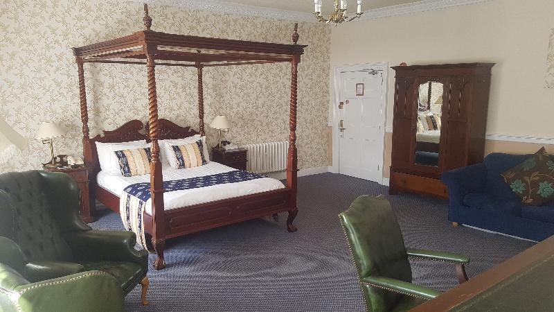 标准间, Haughton Hall
