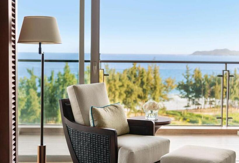 Номер Клуб Кровать Кинг, Shangrila Sanya