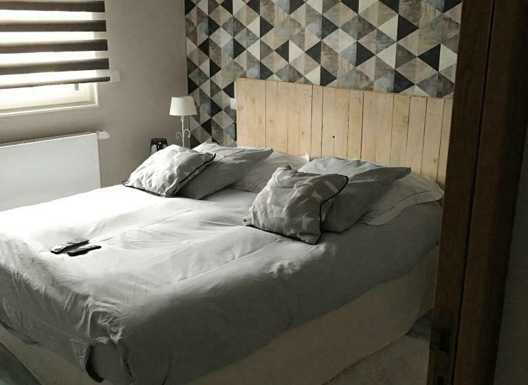 Номер Deluxe, Chez Marianne