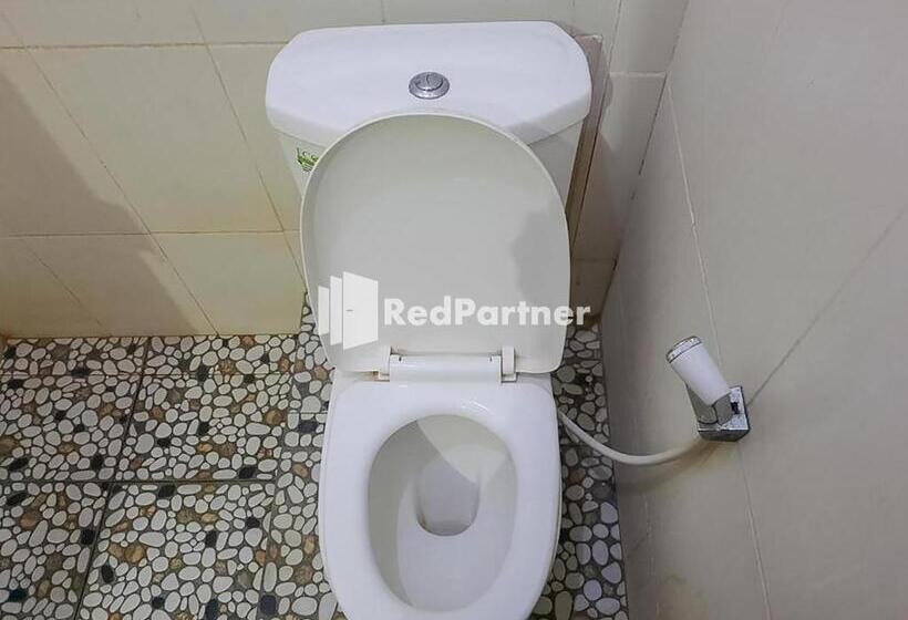 Номер Superior, Puri Yasmin Potowanua Lasusua Mitra Reddoorz
