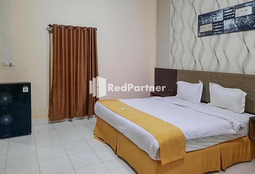 Номер Deluxe, Puri Yasmin Potowanua Lasusua Mitra Reddoorz