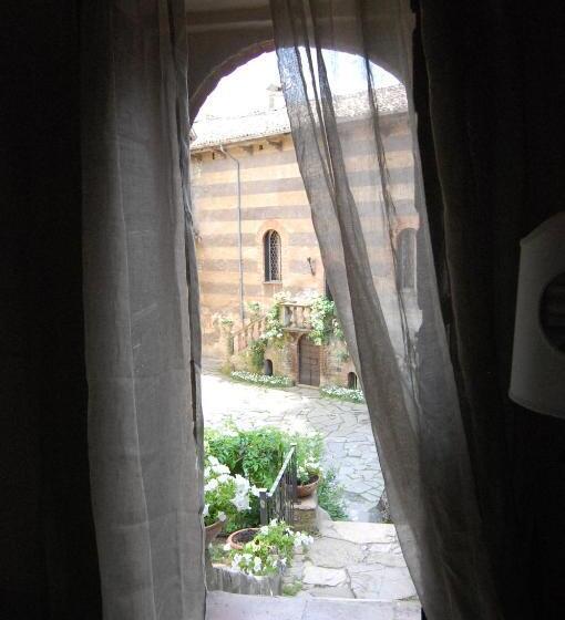Люкс, Torre Del Barbagianni   Castello Di Gropparello