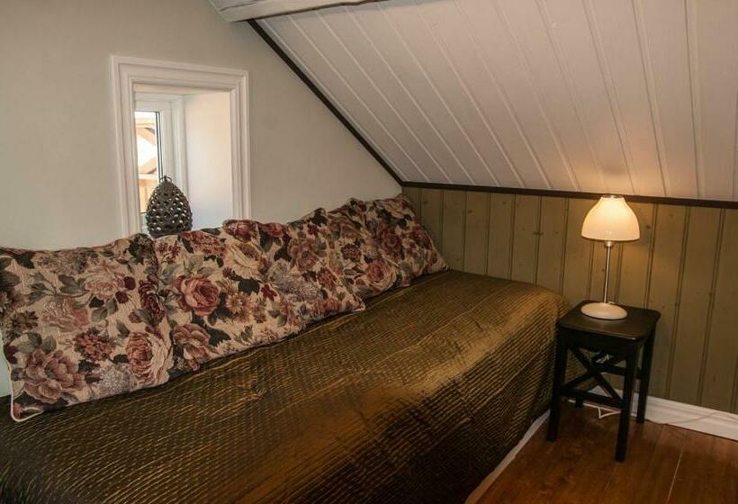 Семейный Номер, Tavlebords Honungsgård