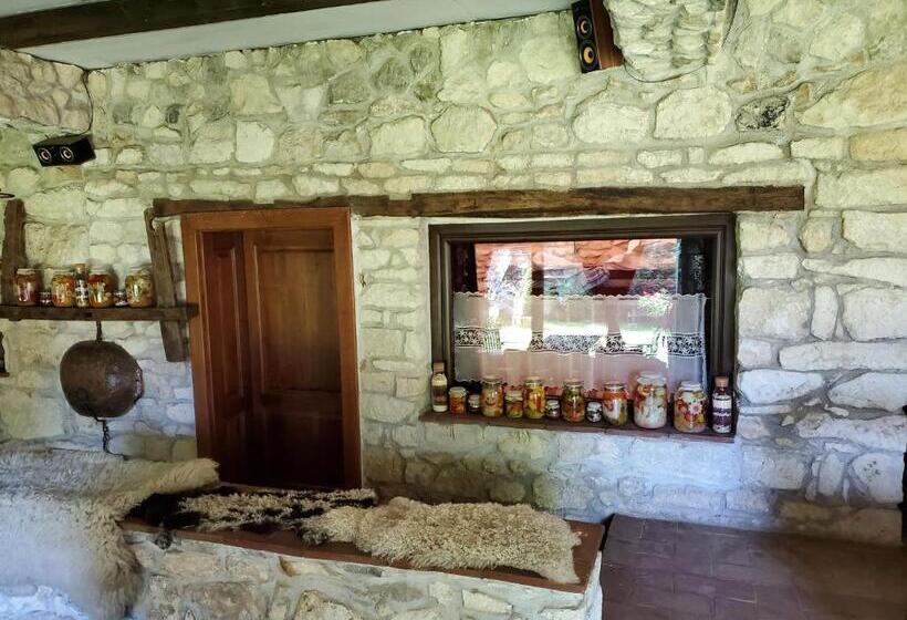 Четырехместный Номер Стандарт, Pensiunea Casa Dacilor