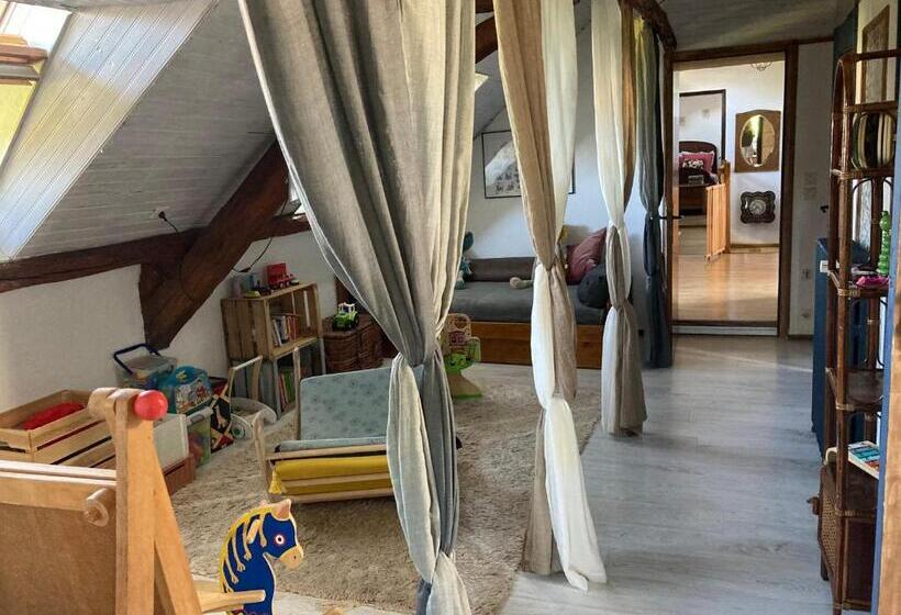 Трехместный Номер Стандарт Вид на Сад, Chambre D Hôtes Chez Gustave & Compagnie
