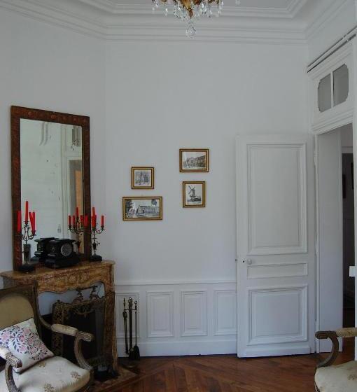 Номер Стандарт, Château De Broyes