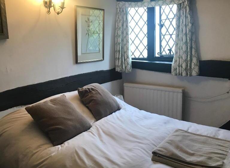 Номер Стандарт Совместная Ванная, Hurst Hill