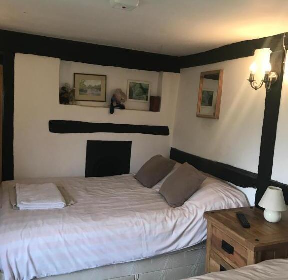 Номер Стандарт Совместная Ванная, Hurst Hill