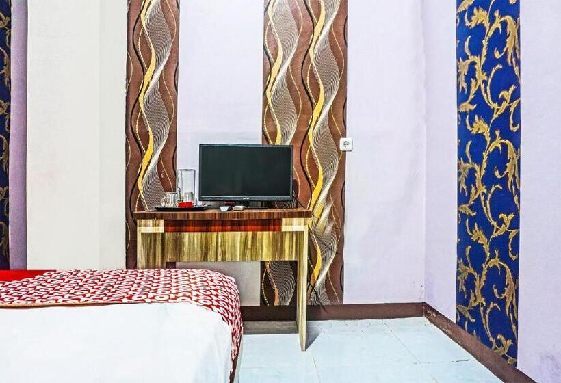 디럭스 룸, Collection O 91488 Hotel Lingkarsut Jeneponto