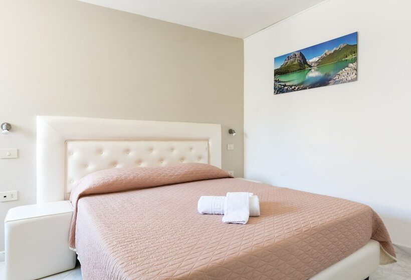 Номер Стандарт, Sisters Hostel