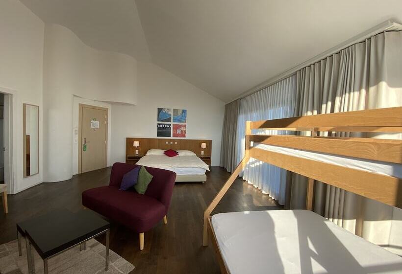 Семейный Номер, Businesshotel Lux