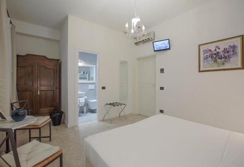 اتاق استاندارد سه نفره, Badia Fiorentina