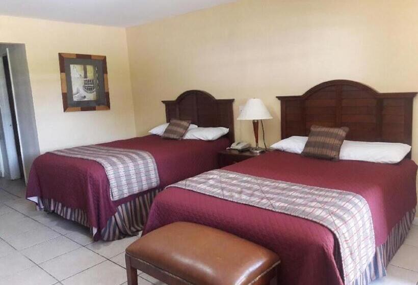 Habitació Quàdruple Clàssica, Alvin Extended Stay