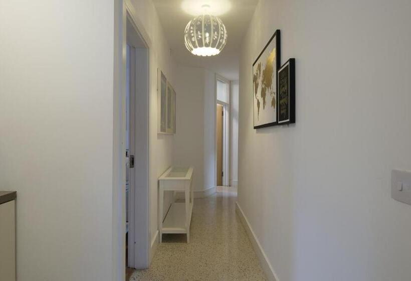 패밀리 스위트, The Eyre Square Townhouse