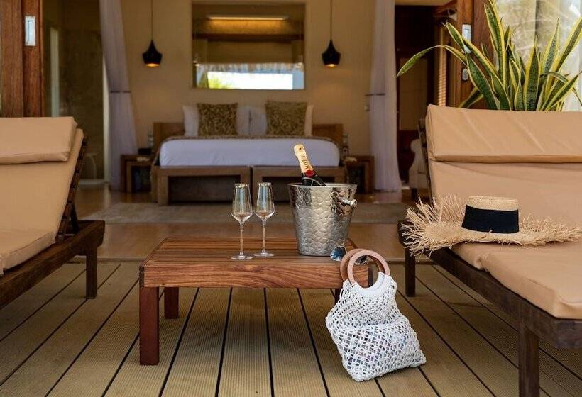 اتاق لوکس با وان آب گرم, Zanzibar White Sand Luxury Villas & Spa  Relais & Chateaux