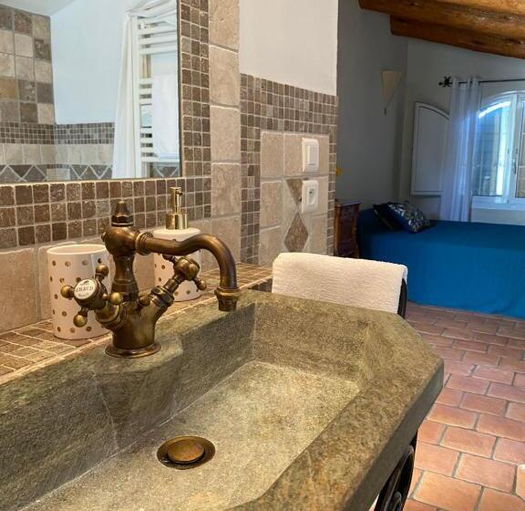 Номер Deluxe, Chambres D Hôtes Et Studios De Charme   A Mandria