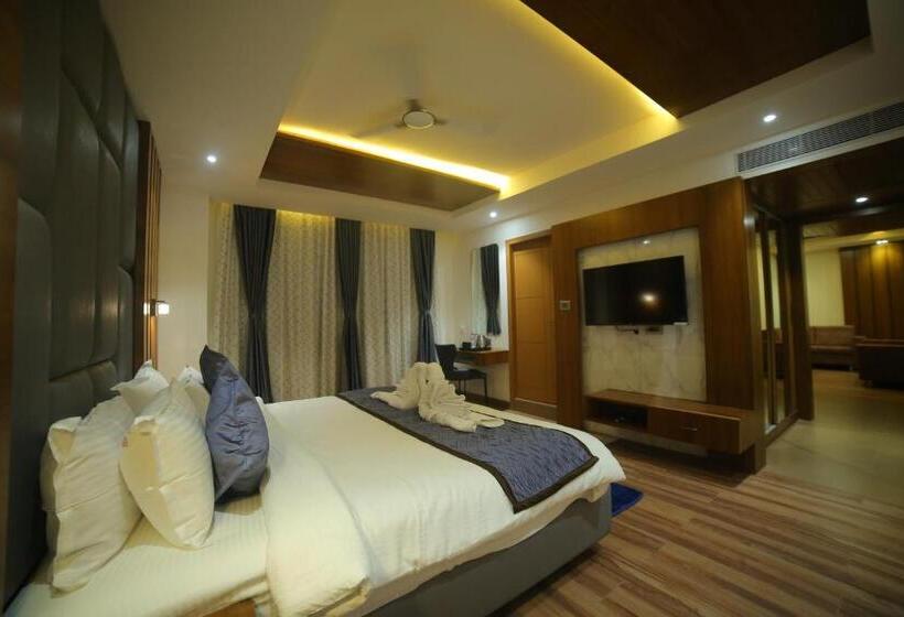 Люкс Deluxe Кровать Кинг, Sree Fortune Grand, Tadepalli