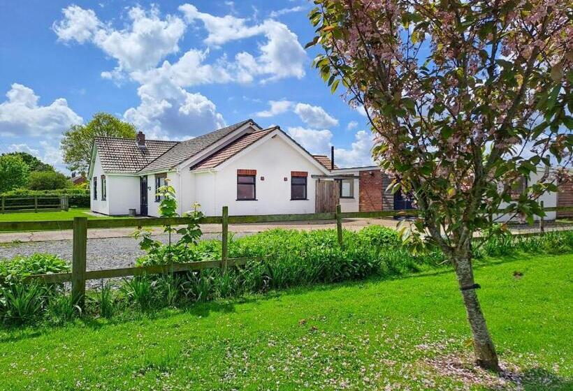 Дом 3 Спальни, Helsey Farm Cottages
