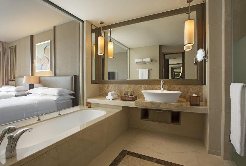 豪华园景房, Sheraton Bailuhu Resort, Huizhou