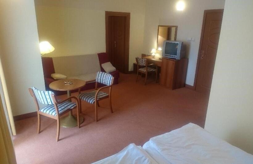 Family Suite, Vila Ružica  Glavna Zgrada I Depandanse