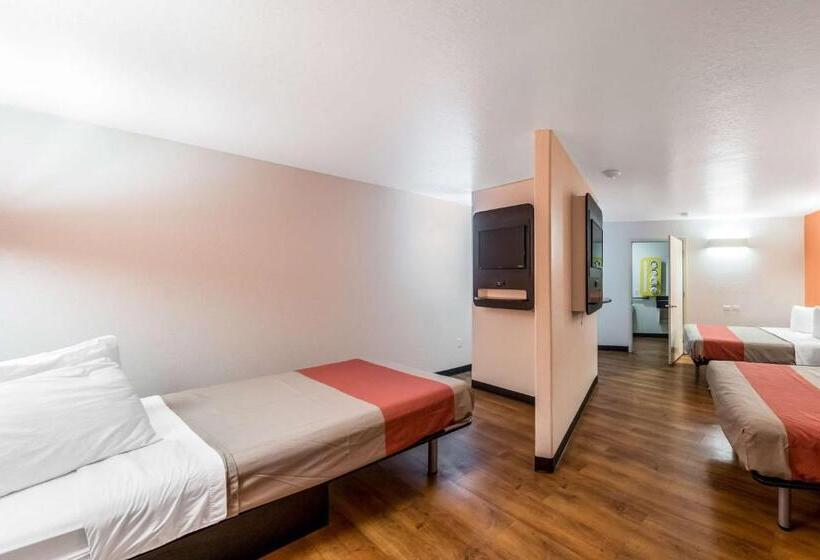 Трехместный Номер Комфорт, Motel 6 Seguin Tx