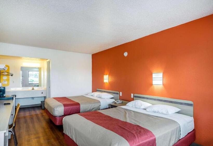 장애인을 위한 스탠다드 룸, Motel 6 Anniston, Al