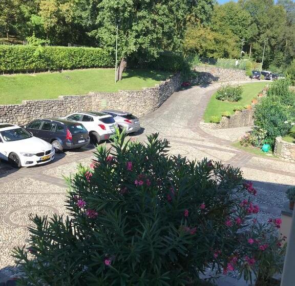 Номер Стандарт Вид на Сад, Romantik Hotel Relais Mirabella Iseo