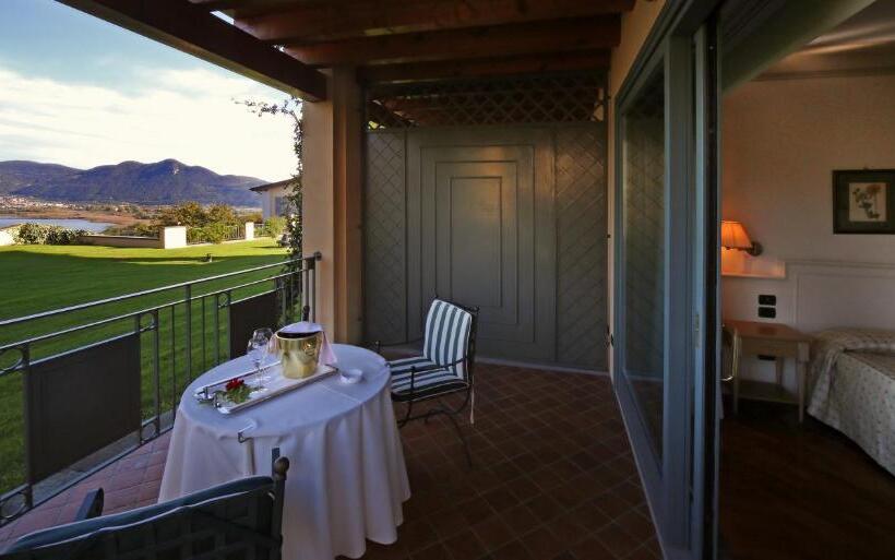 Номер Стандарт Вид на Озеро, Romantik Hotel Relais Mirabella Iseo