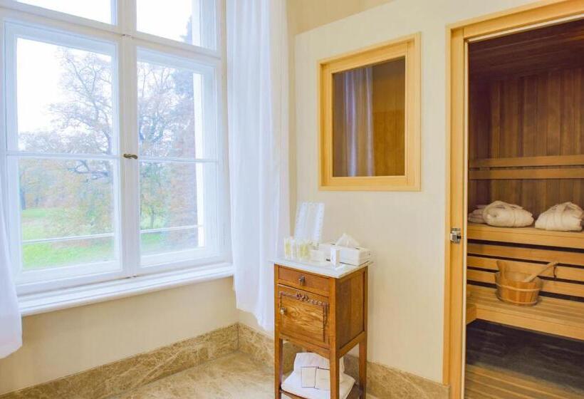 Suite with lake view, Schlosshotel Fürstlich Drehna