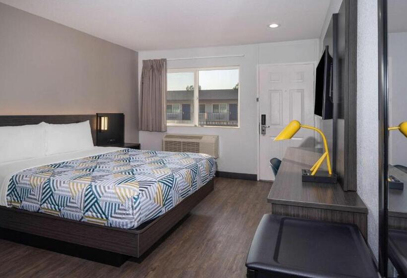 장애인을 위한 스탠다드 룸, Motel 6fontana, Ca