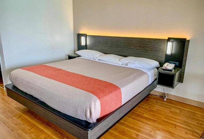 장애인을 위한 스탠다드 룸, Motel 6 San Angelo, Tx