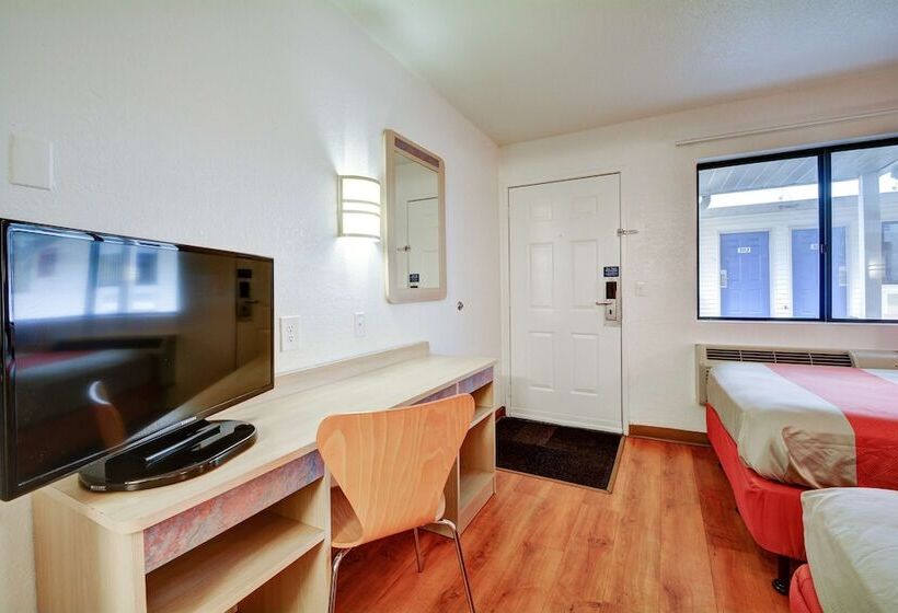 Номер Стандарт 2 Двуспальные Кровати, Motel 6southington, Ct  Hartford