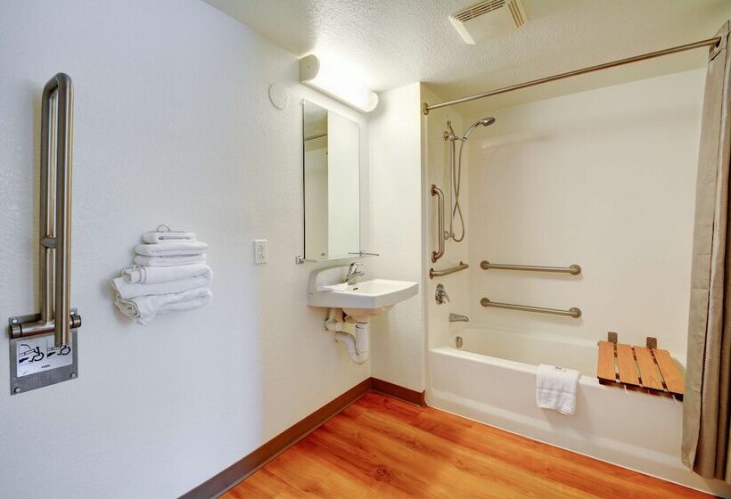 Номер Deluxe Адаптированный для Инвалидов, Motel 6southington, Ct  Hartford