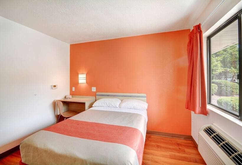 Номер Deluxe Адаптированный для Инвалидов, Motel 6southington, Ct  Hartford