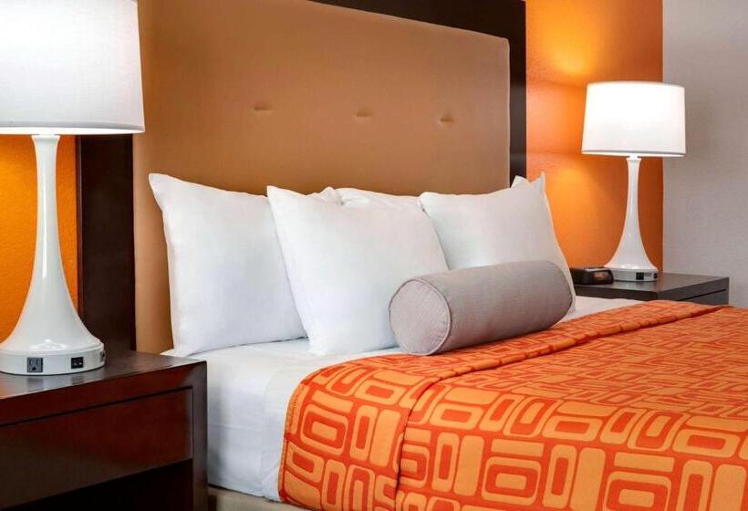 غرفة قياسية سرير كينج, Howard Johnson By Wyndham Harrisonburg