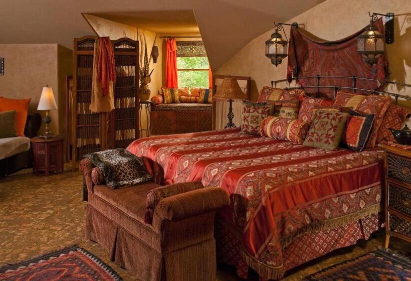 Suite with lake view, Old Rittenhouse Inn