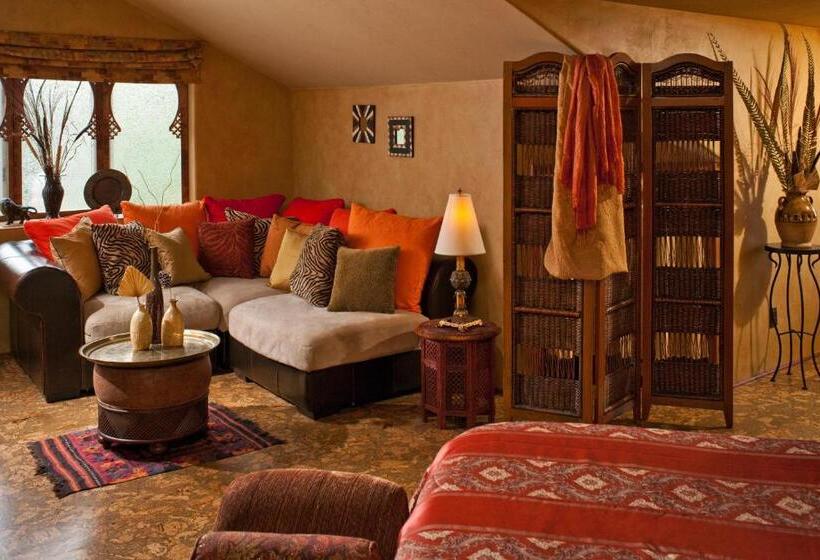 Suite with lake view, Old Rittenhouse Inn
