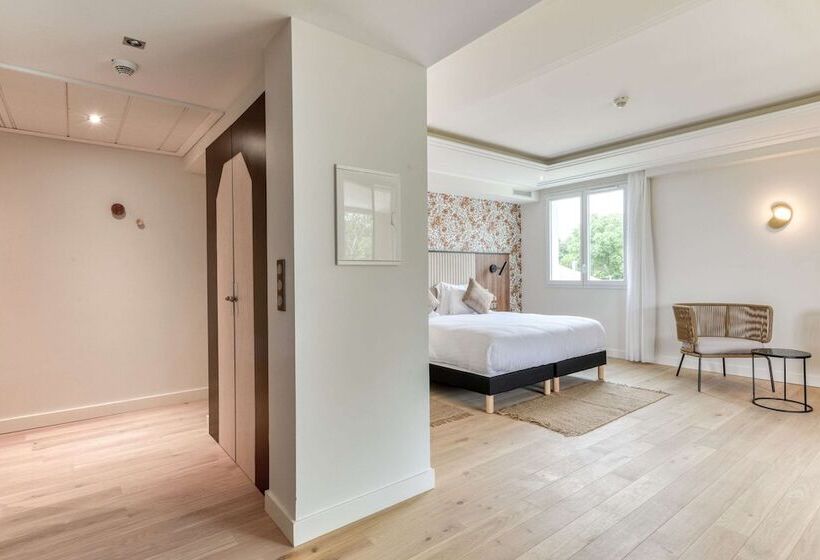 Полулюкс Повышенной Комфортности, Zenitude Hotel La Valadiere, Ascend Hotel Collection