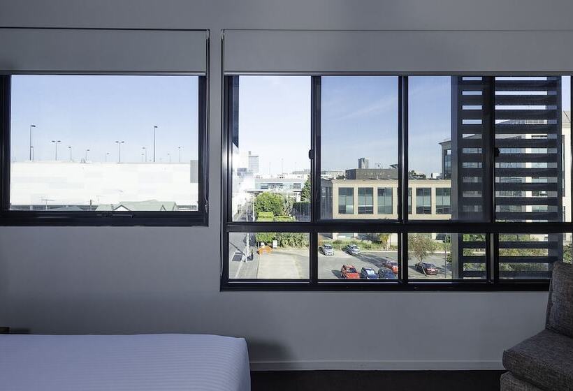 스탠다드 스튜디오, Oaks Vue Suites Geelong