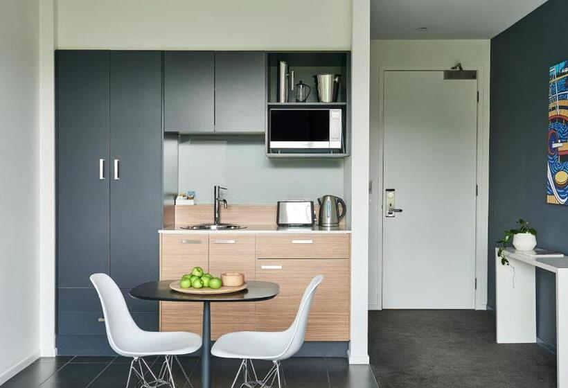 스탠다드 스튜디오, Oaks Vue Suites Geelong