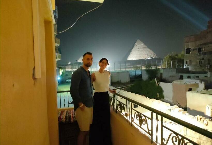 اتاق لوکس یک تخته, Anubis Kingdom Pyramids View