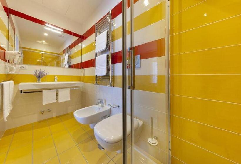 اتاق لوکس با بالکن, Parco Tasso Guest House