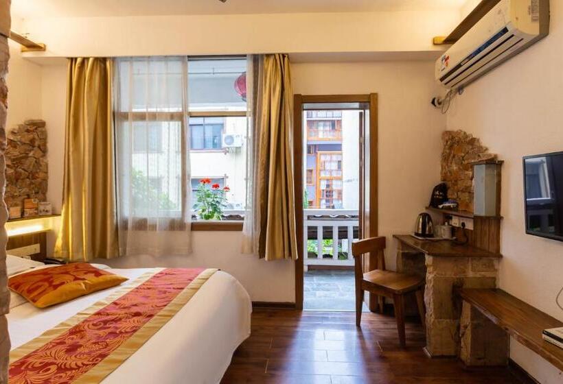 스탠다드 발코니 룸, Destination Youth Hostel