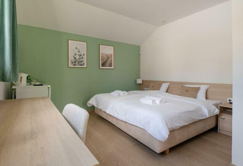 スタンダードルーム, Szumi Las Events & Apartments