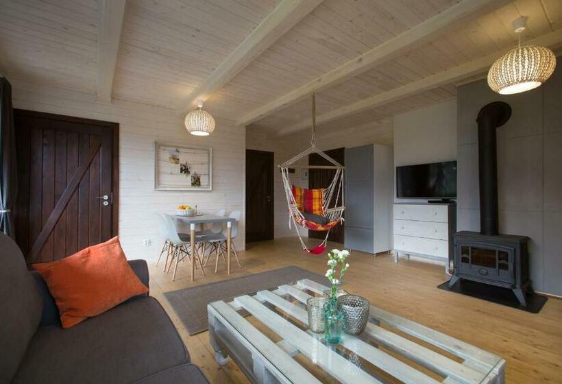 1 Bedroom Apartment Lake View, Sirvis Apartamenty