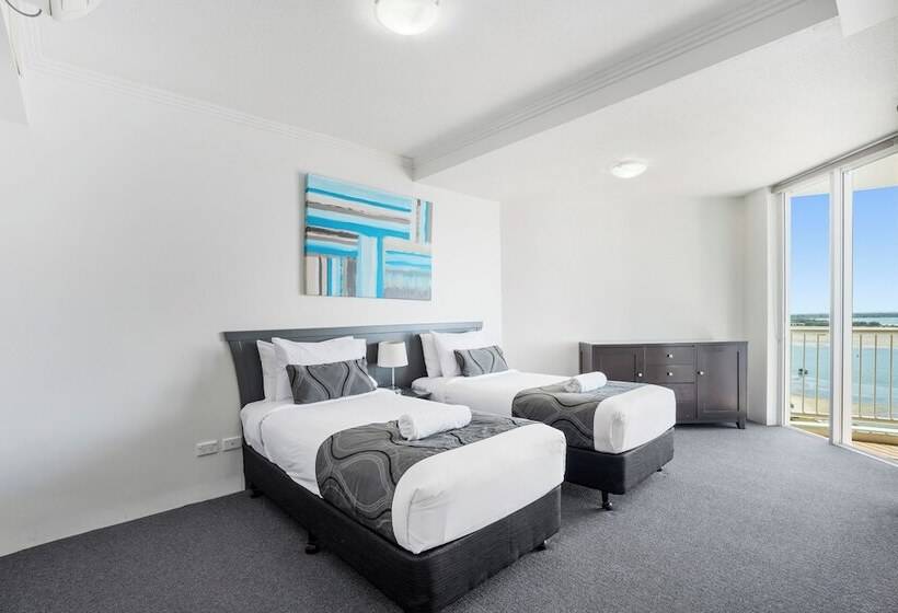 Апартаменты 3 Спальни, Crystal Bay On The Broadwater