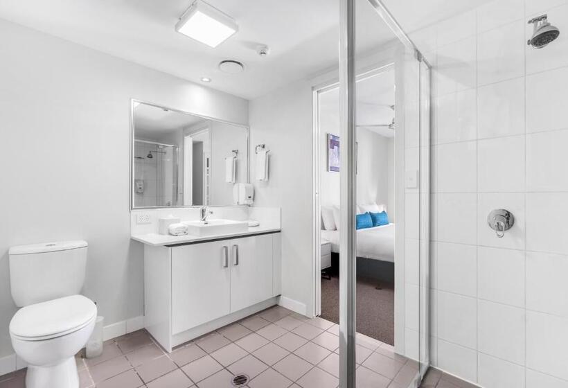 Люкс, Essence Apartments Chermside